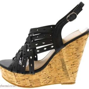 Betan Black Strapped Cork Wedges (Iveth-8)